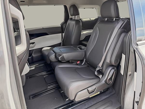 2024 Kia Carnival EX-25