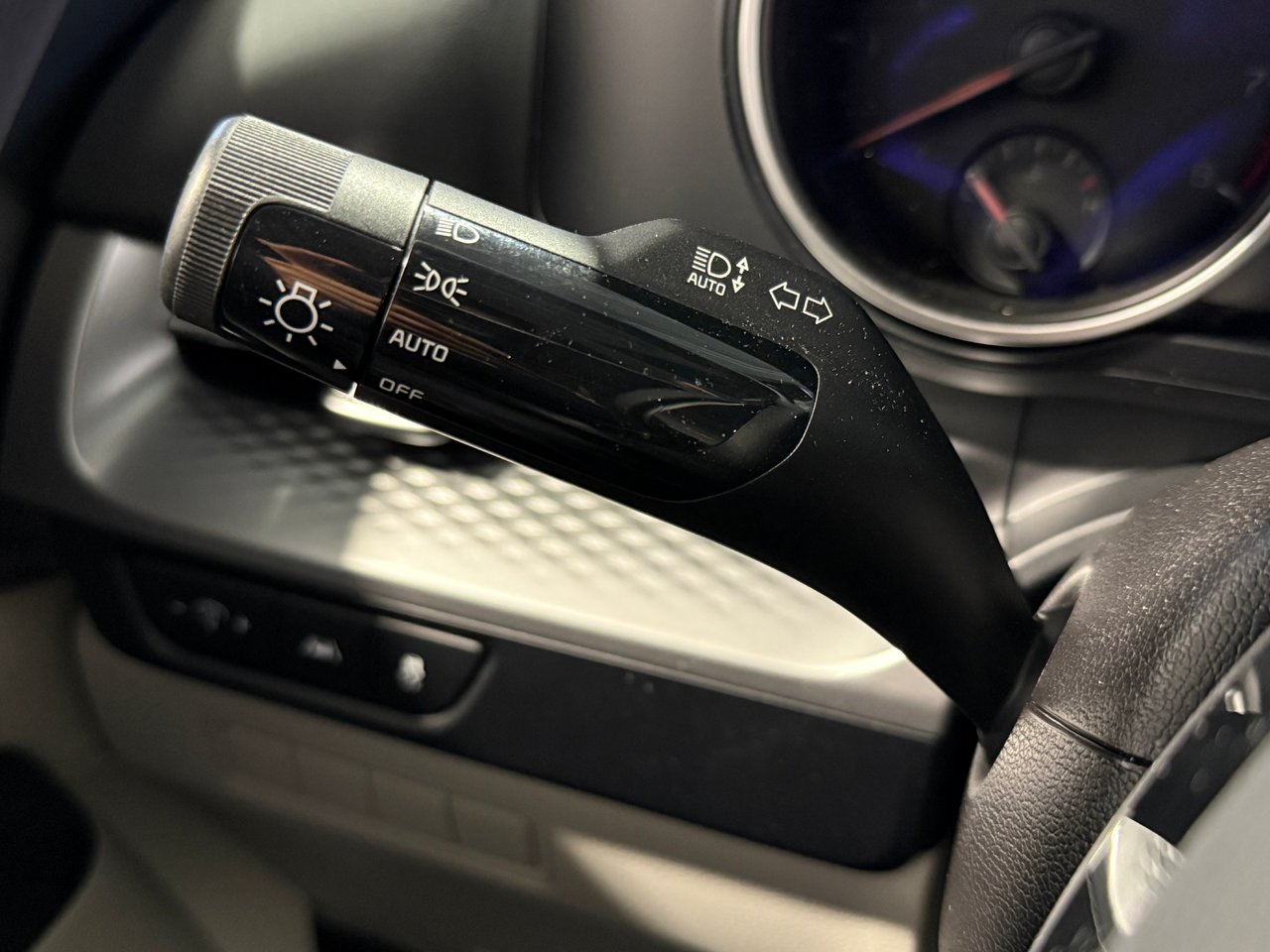 2024 Kia Carnival LX-16