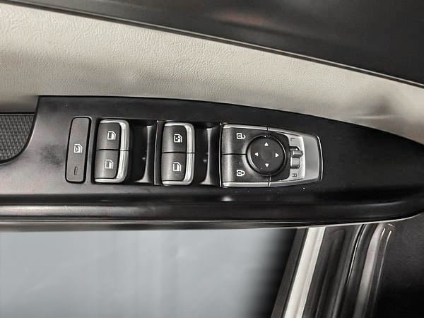 2024 Kia Carnival LX-11