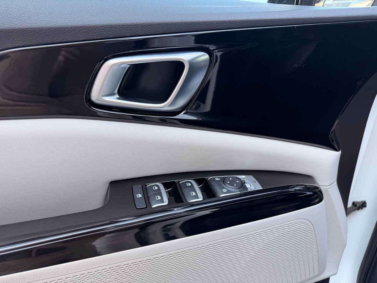 2024 Kia Carnival EX-11