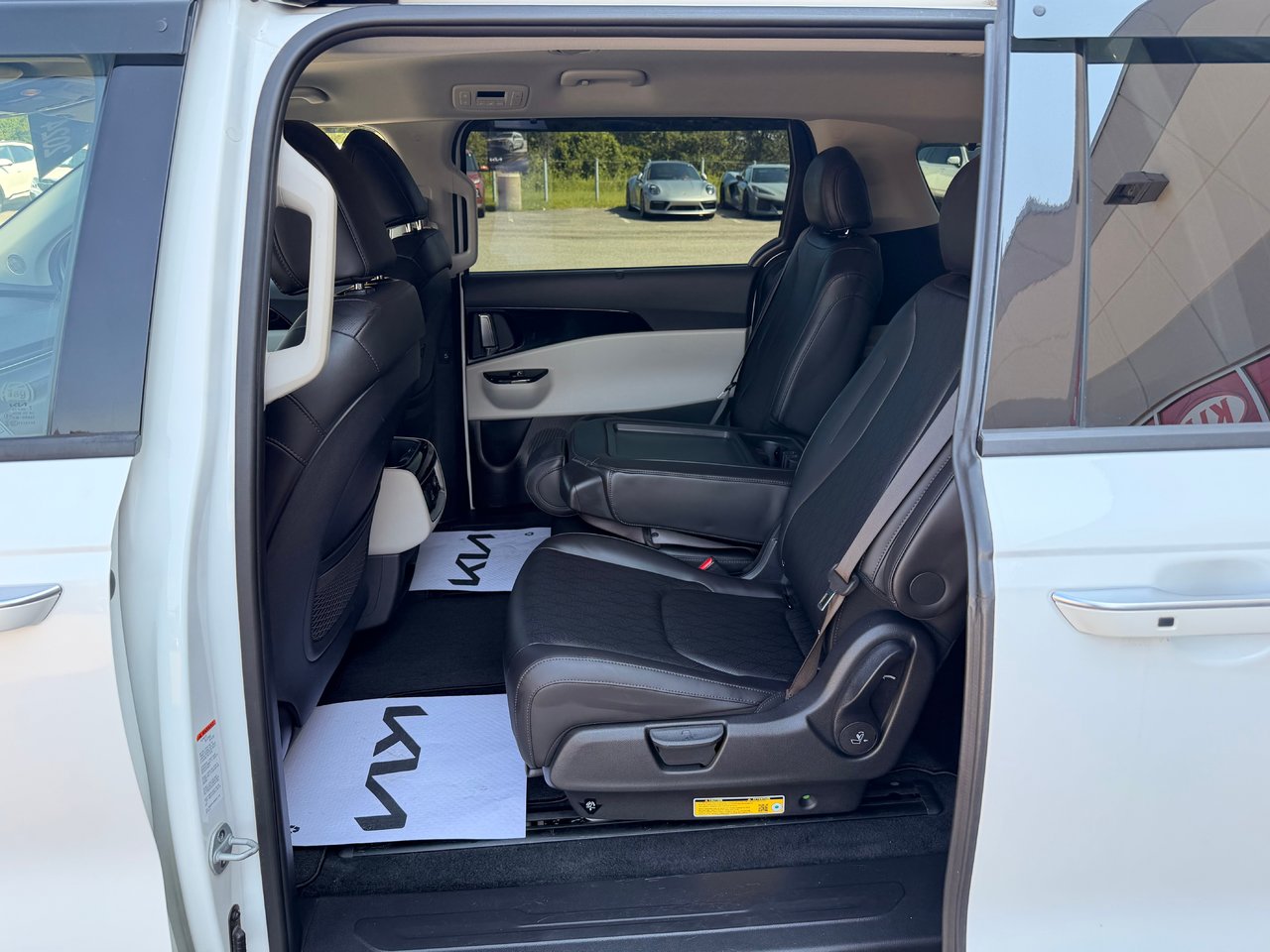 2024 Kia Carnival EX-26