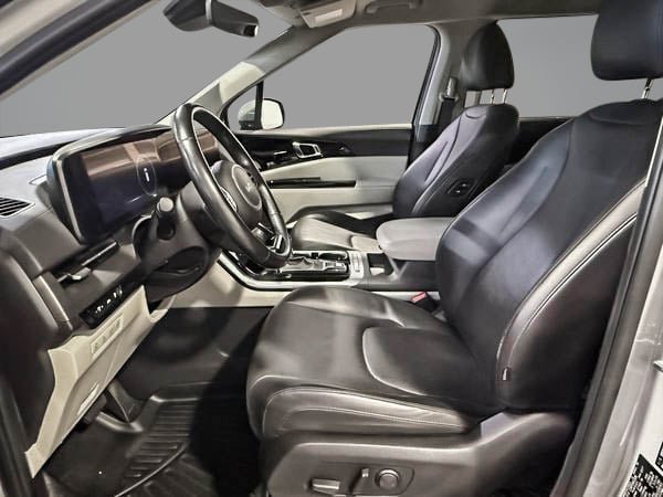 2024 Kia Carnival EX-12