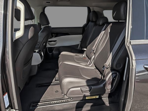 Kia Carnival EX 2024-24
