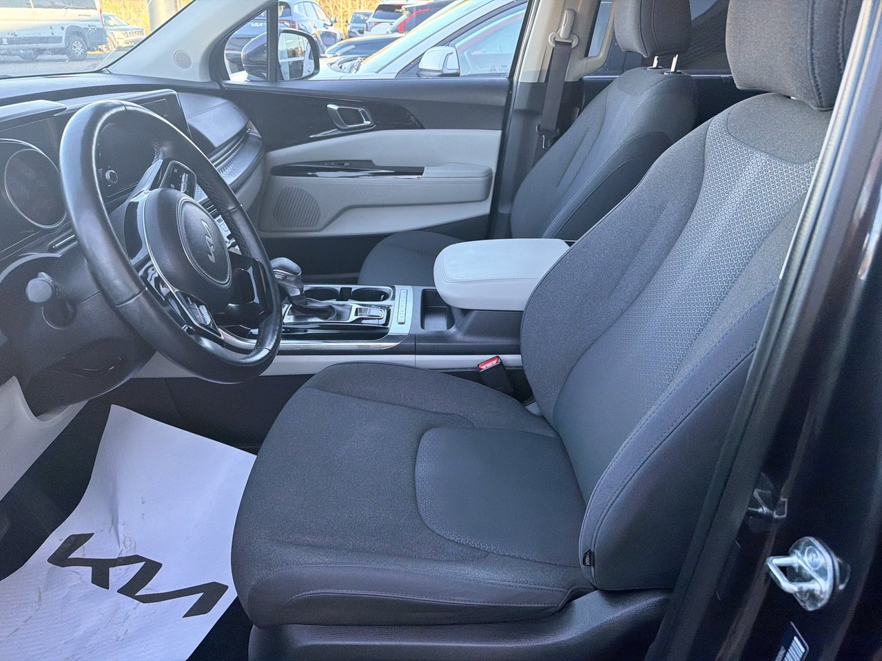 2024 Kia Carnival LX+-11