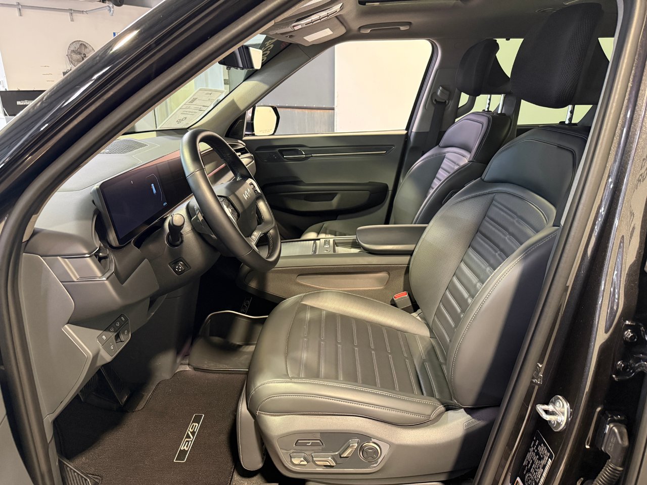 2024 Kia EV9 LAND-13