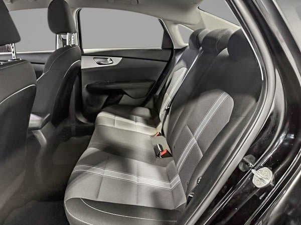 2022 Kia Forte LX-23