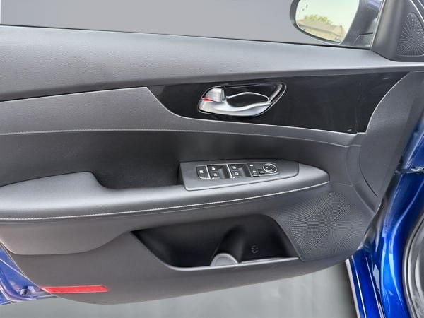 2022 Kia Forte EX-10