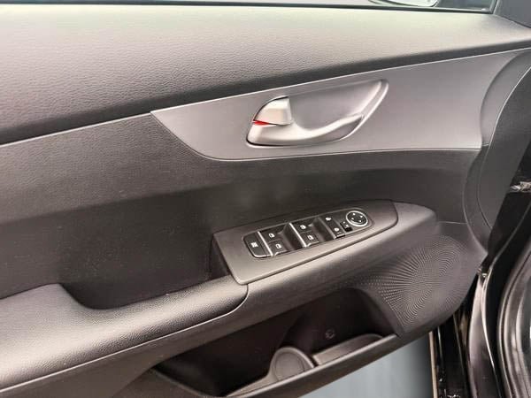 2022 Kia Forte LX-10