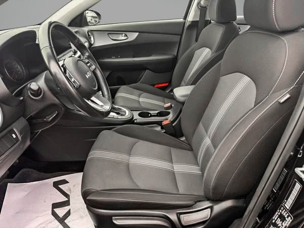 2022 Kia Forte LX-11