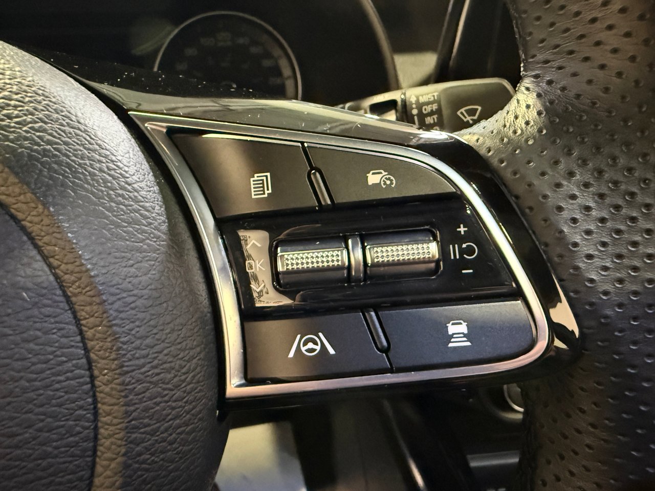 Kia Forte GT LINE 2023-16