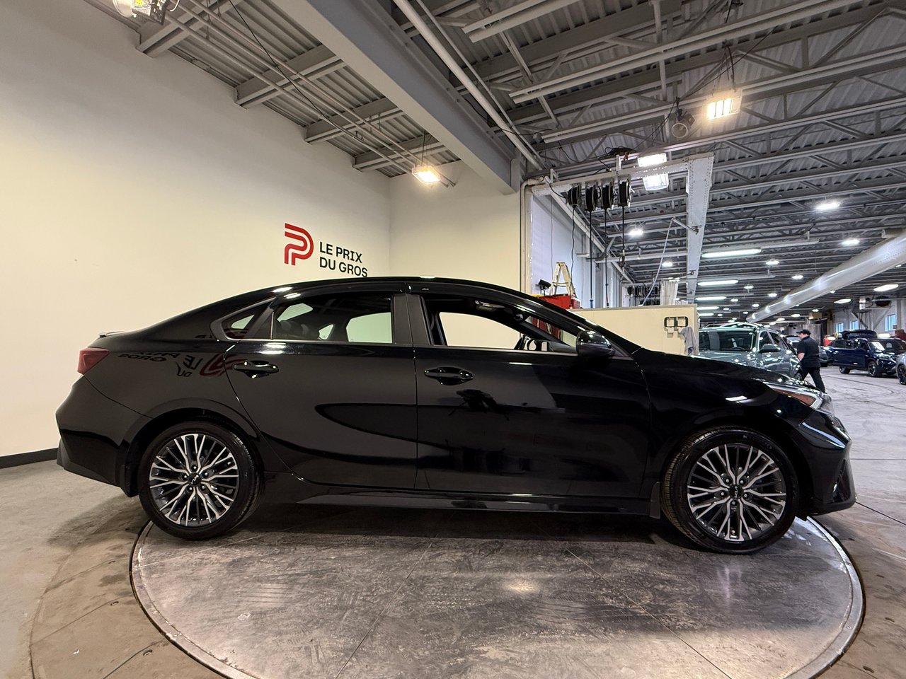 Kia Forte GT LINE 2023-1