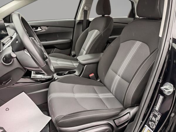 2023 Kia Forte EX-10
