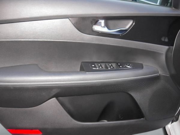 2023 Kia Forte GT LINE-7