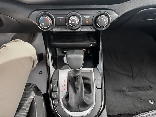 2024 Kia Forte EX+-23