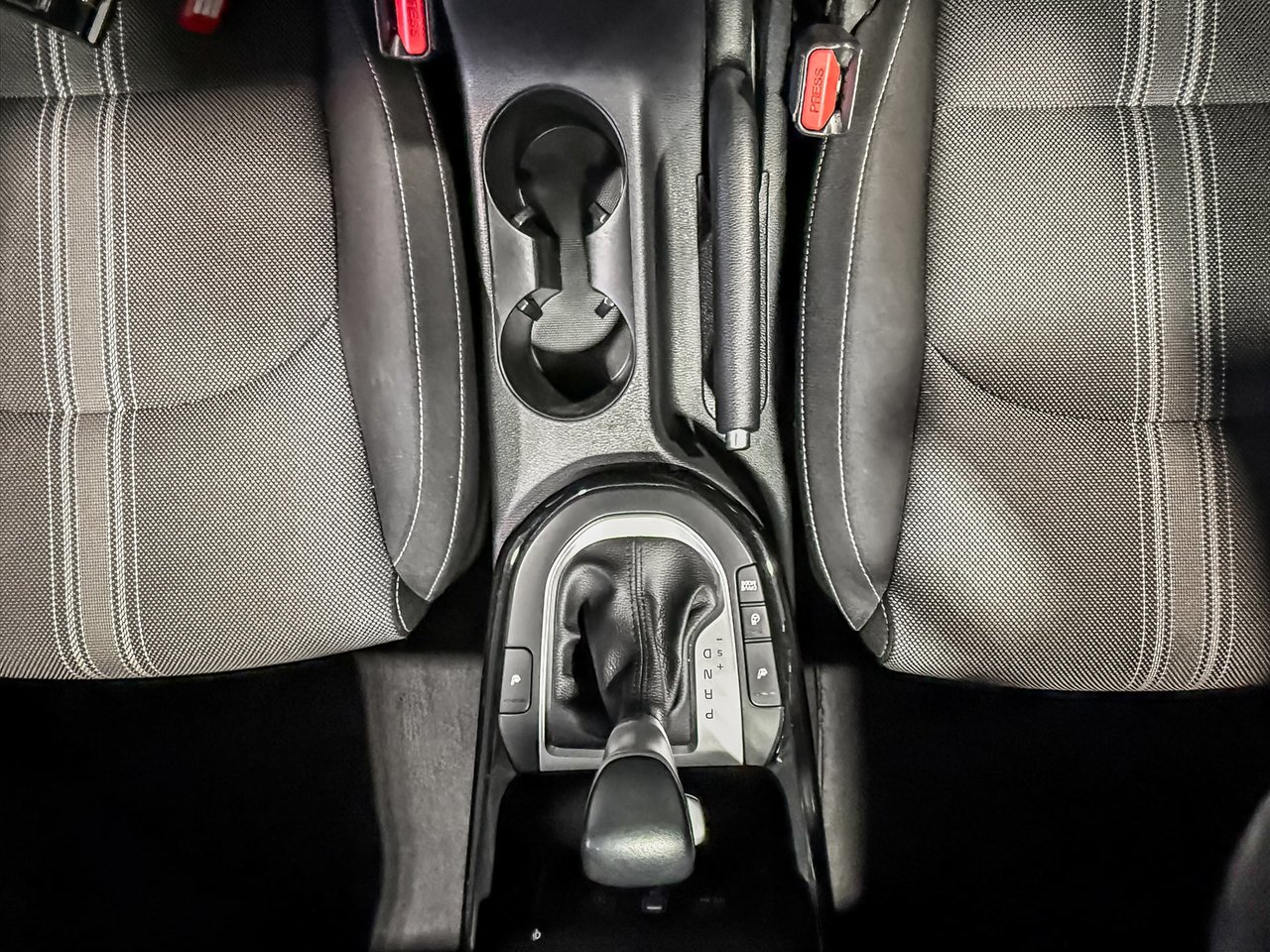 2024 Kia Forte EX-22