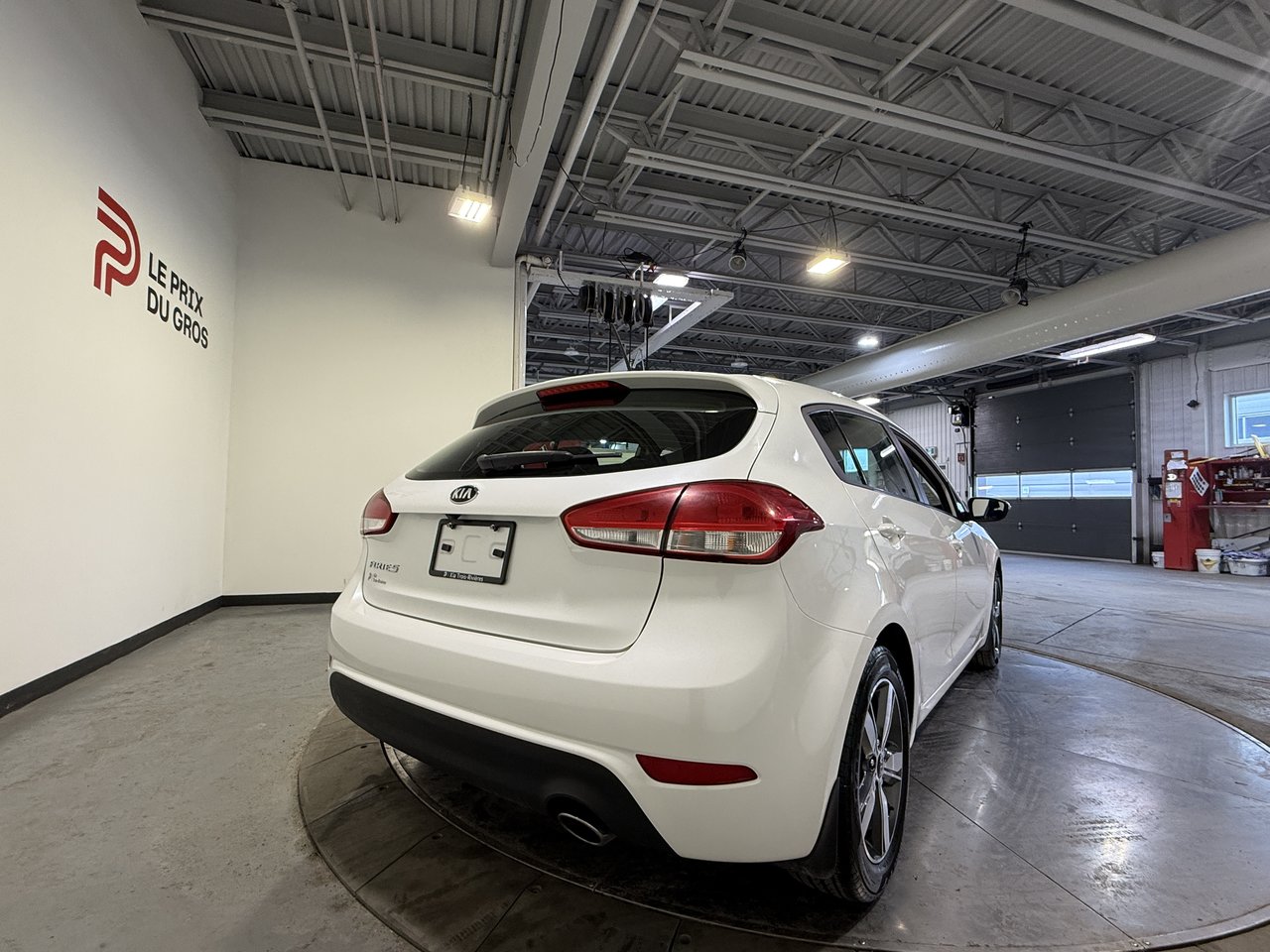 2018 Kia Forte5 LX+-2