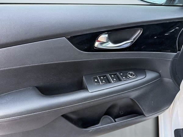 2020 Kia Forte5 EX-9