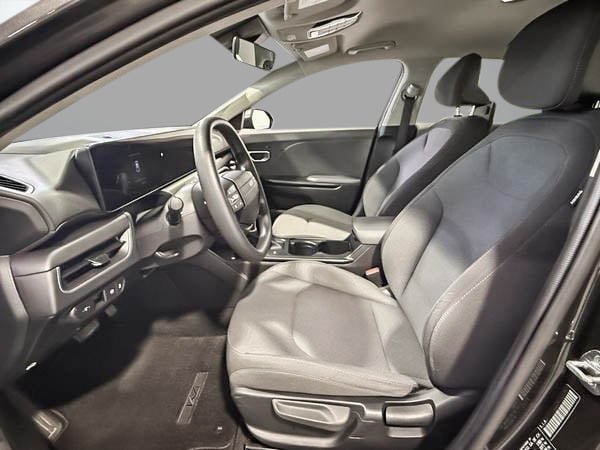 2025 Kia K4 LX-12