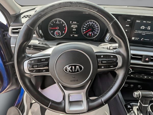 Kia K5 LX AWD 2021-17