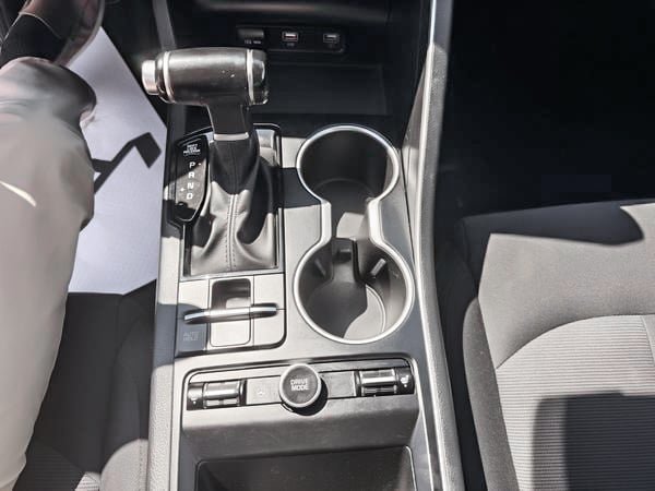 Kia K5 LX AWD 2021-24