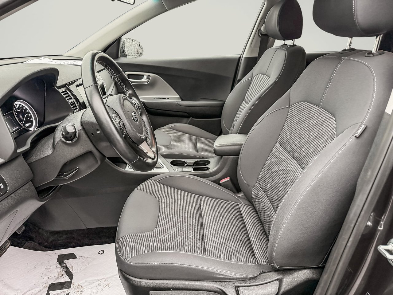 2019 Kia Niro L-12