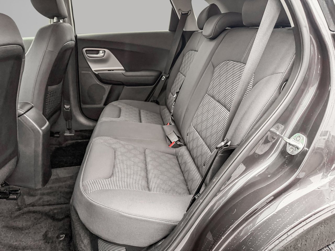 2019 Kia Niro L-24