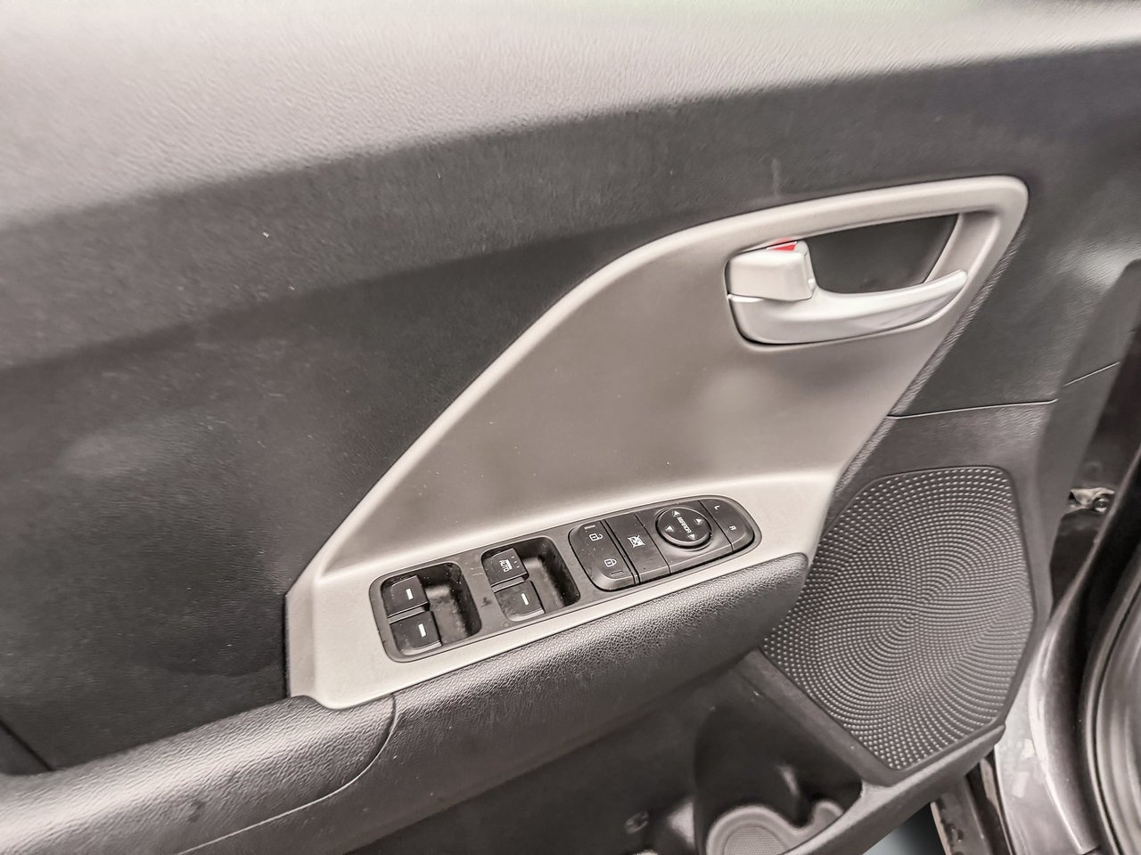 2019 Kia Niro L-11