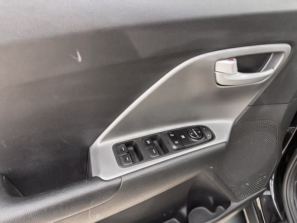 Kia Niro LX 2022-10