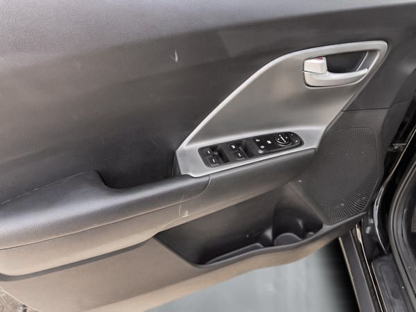 Kia Niro LX 2022-9
