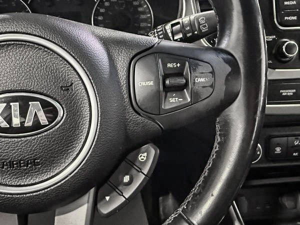 2014 Kia Rondo LX-15
