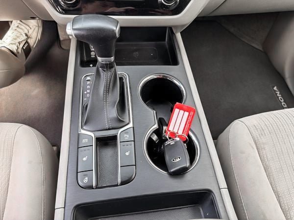 2020 Kia Sedona LX-23