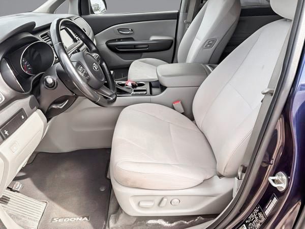 2020 Kia Sedona LX-12