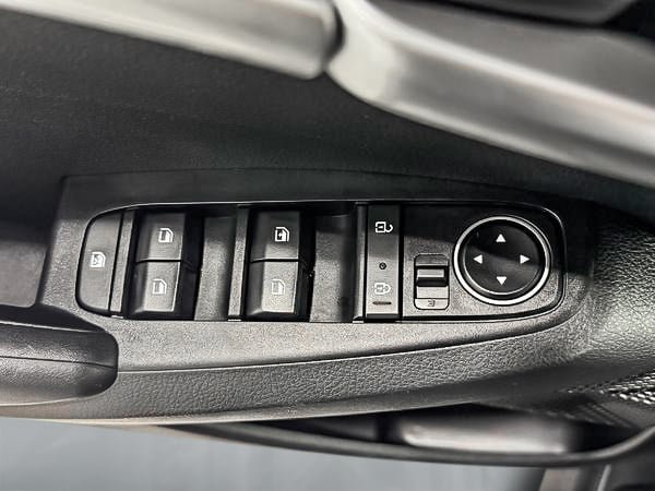 2023 Kia Seltos LX-11