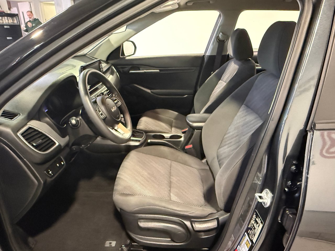 Kia Seltos LX 2023-12