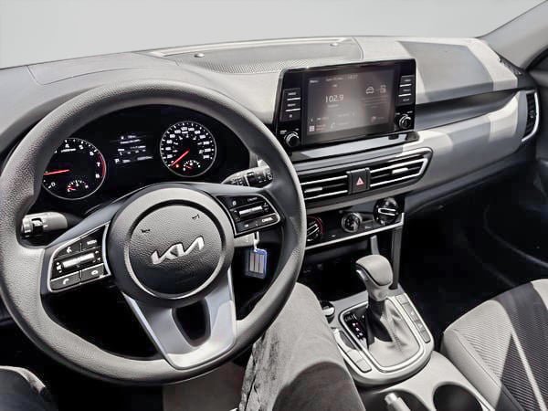 Kia Seltos LX AWD 2023-27