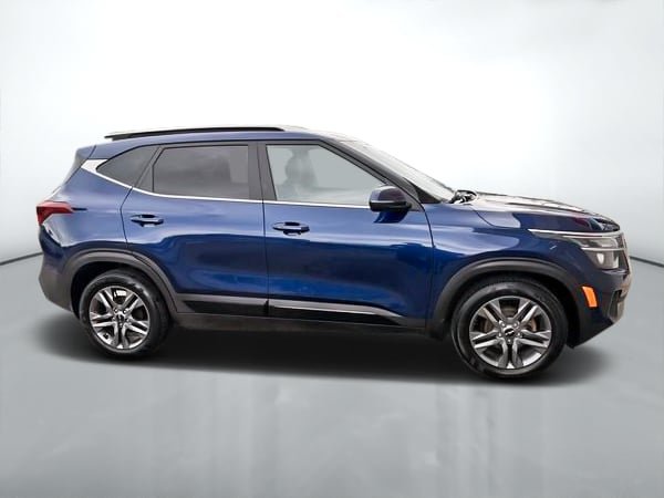 2023 Kia Seltos EX FWD-7