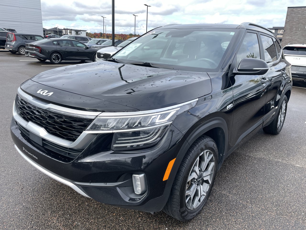 2023 Kia Seltos EX PREMIUM-2