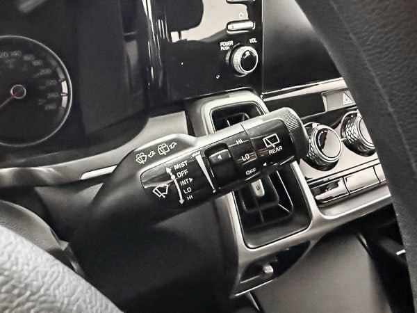 2022 Kia Sorento lx +-17