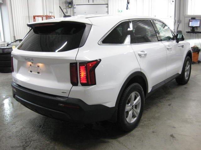 2023 Kia Sorento LX premium-4