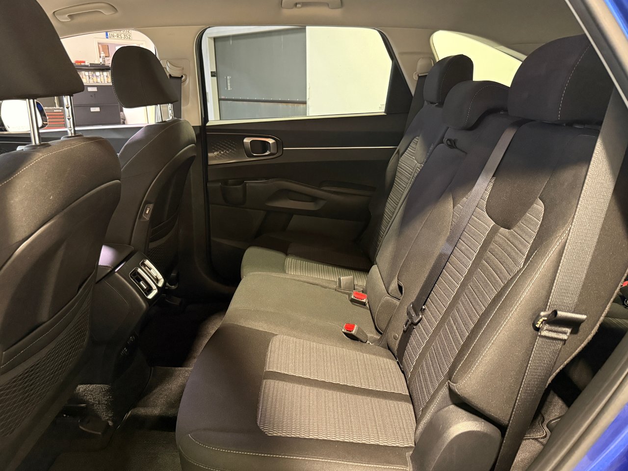 2023 Kia Sorento LX PREMIUM-23