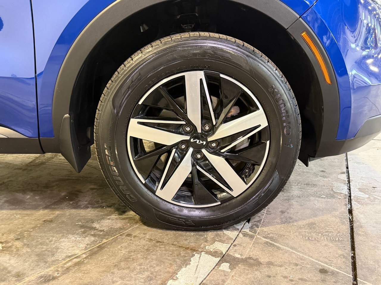 2023 Kia Sorento LX PREMIUM-9