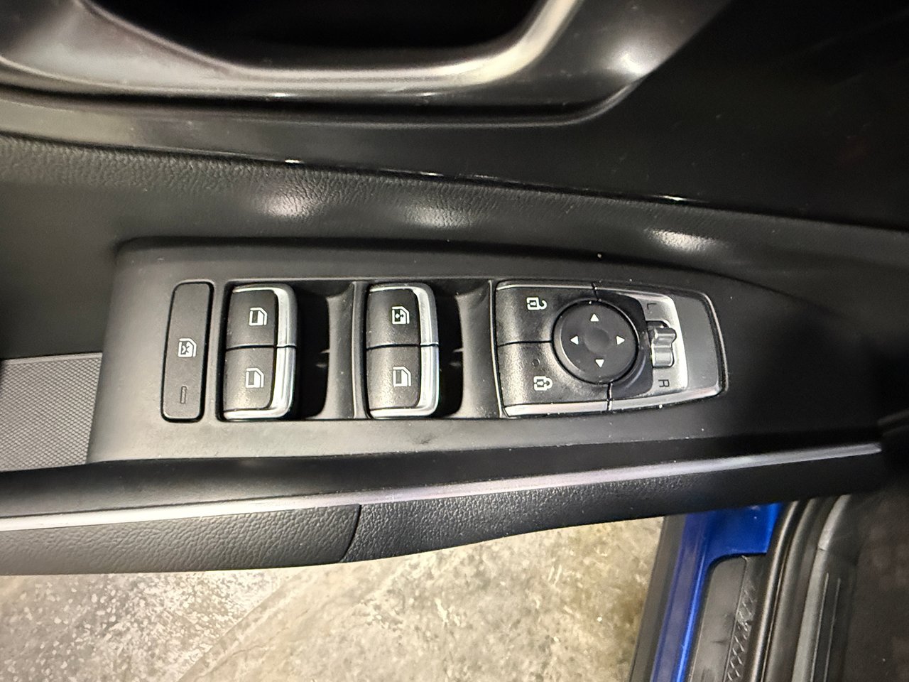 2023 Kia Sorento LX PREMIUM-11