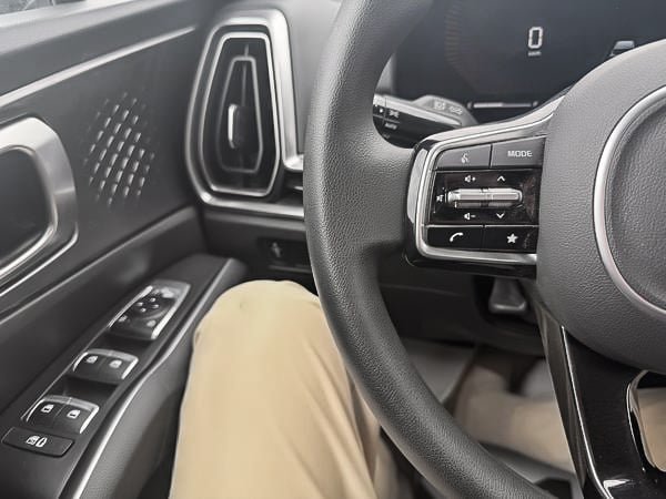 2025 Kia Sorento LX-18