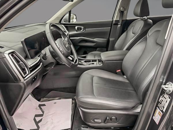 2025 Kia Sorento EX AWD-12