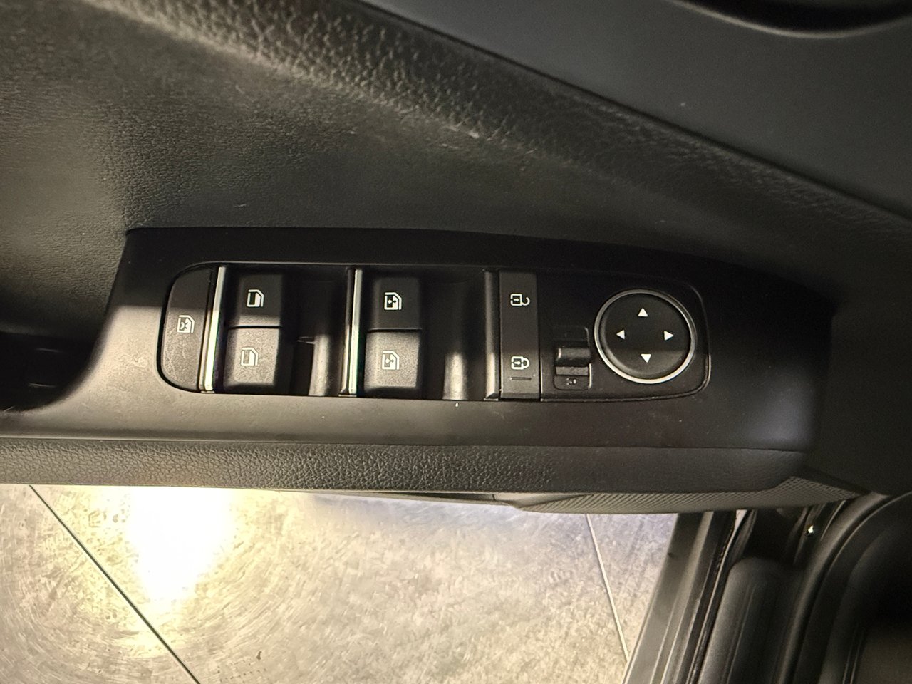 2023 Kia Soul EX-11