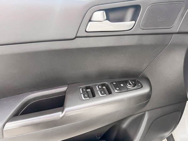 Kia Sportage LX FWD 2019-10