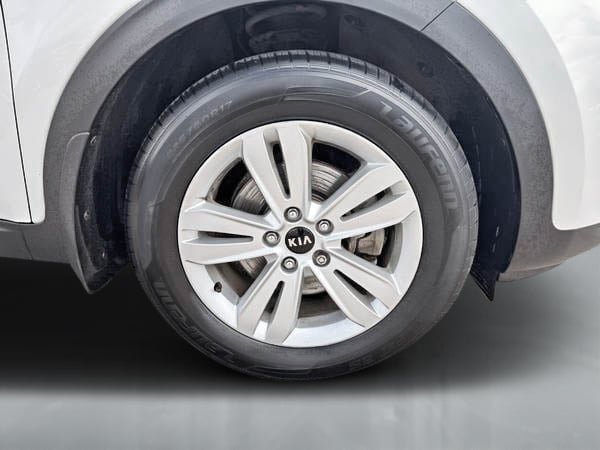 Kia Sportage LX FWD 2019-9