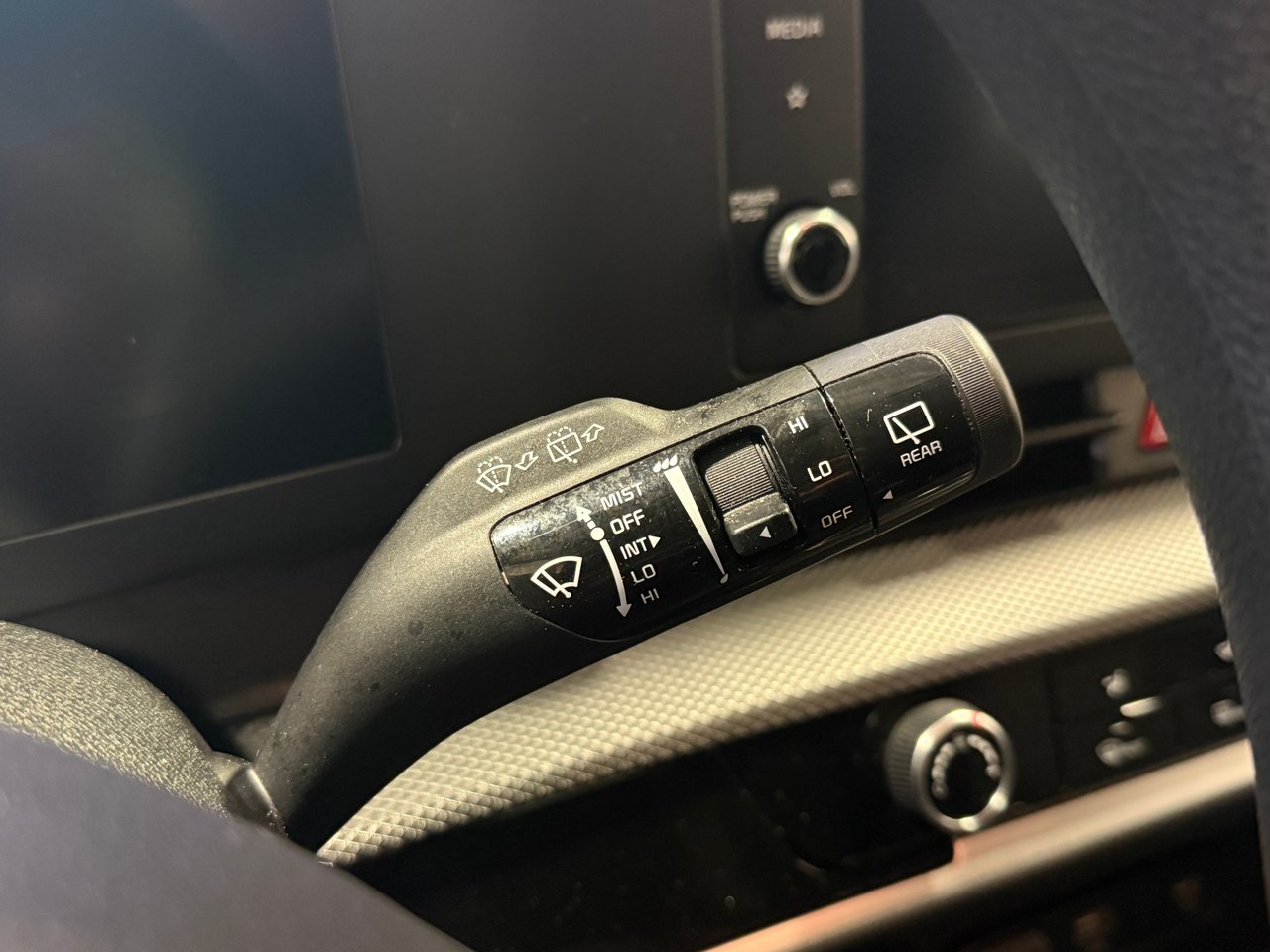 2023 Kia Sportage LX-17