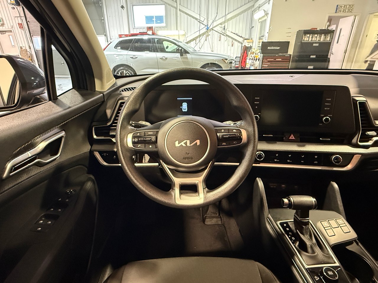 2023 Kia Sportage LX-13