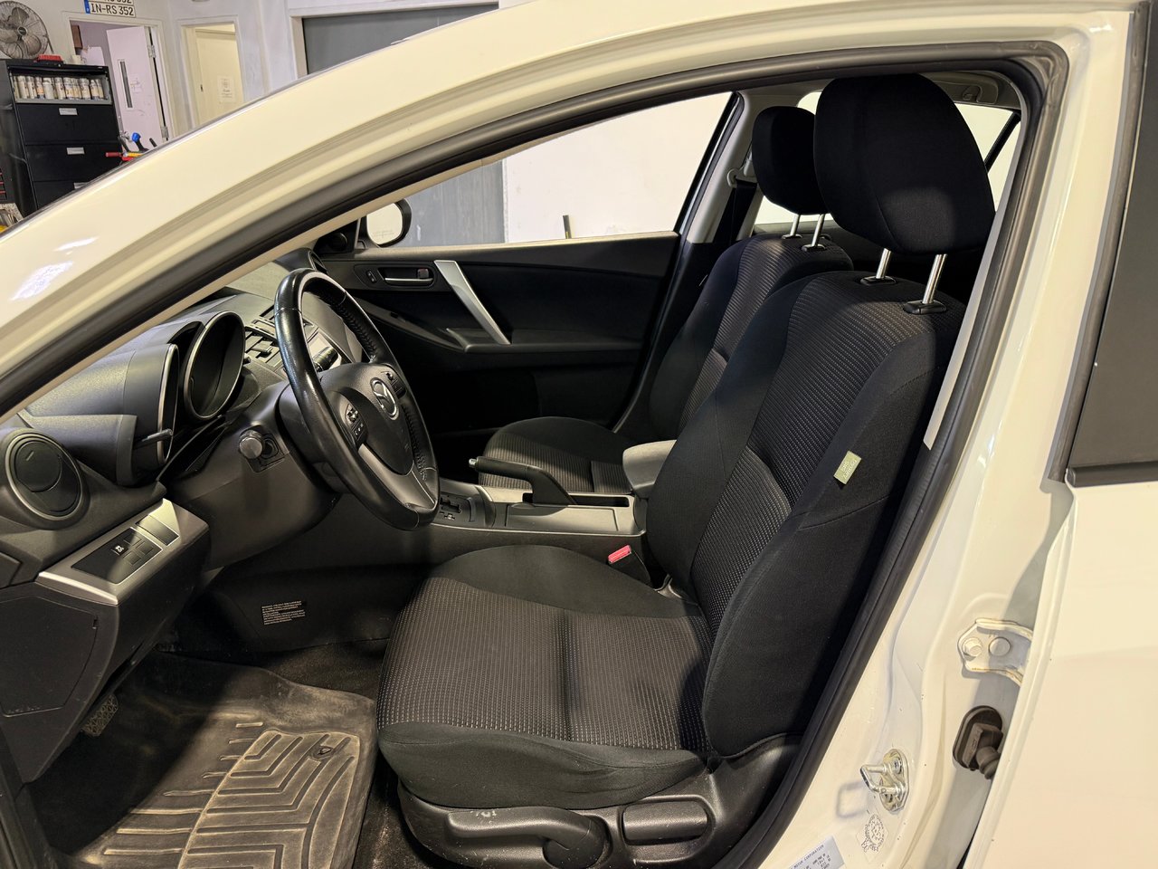 2012 Mazda 3 Sport GS SKY-12